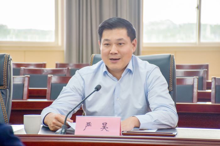 3月14日，太平洋建设与河源市灯塔盆地农高区交流座谈会在广东河源召开，太平洋建设董事局主席严昊与灯塔盆地农高区管委会主任张春慧就深化合作展开交流 (3).jpg